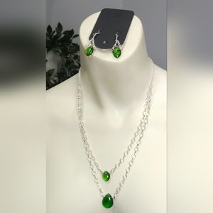 Emerald Green Tear Drop Gem and Silver Chain 2 Piece Jewelry Collection